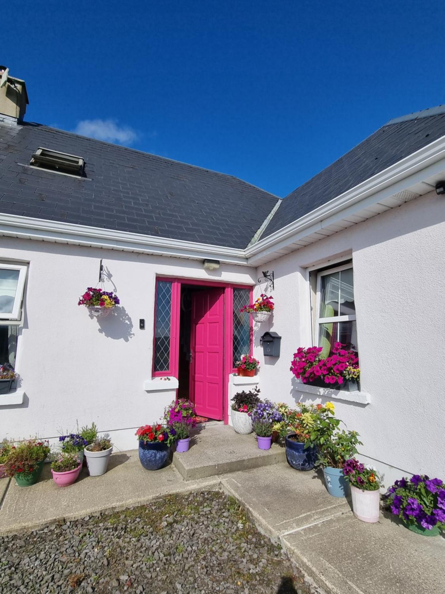 The Pink Door Leilighet Killala Eksteriør bilde