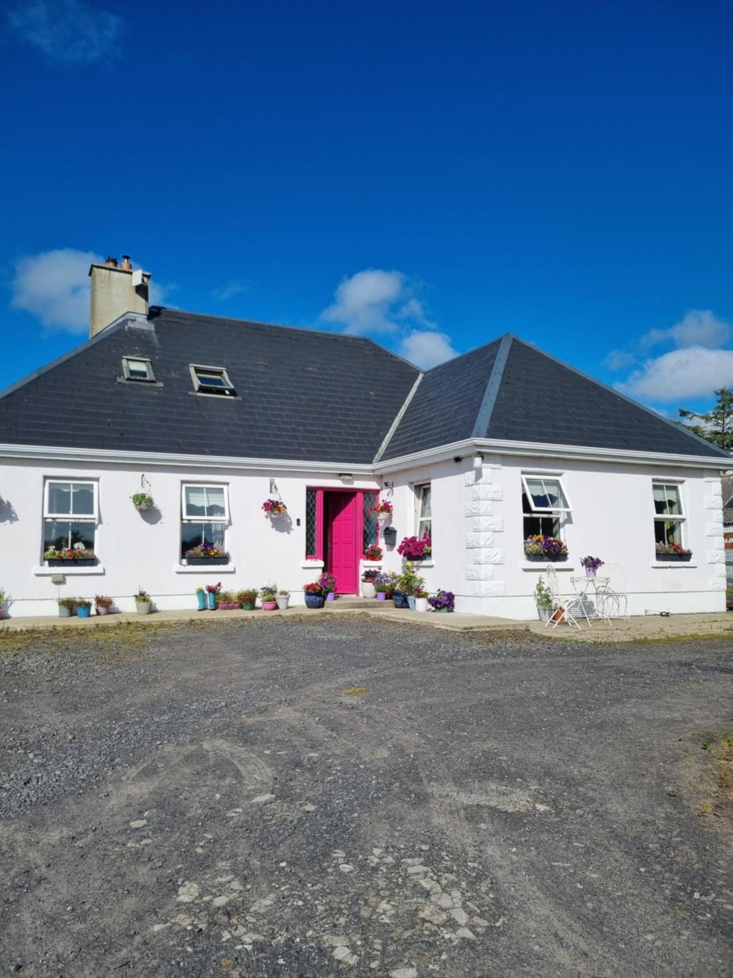 The Pink Door Leilighet Killala Eksteriør bilde